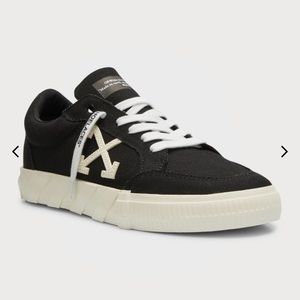 Off white Vulcanized Bicolor low top sneakers